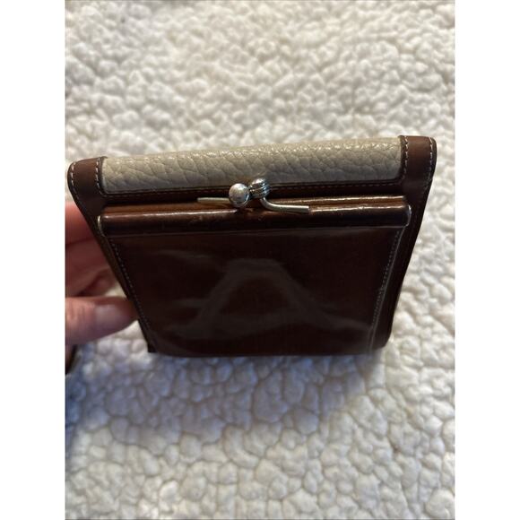 Vtg Dooney & Bourke French wallet Change Bone & British Tan Trim Kisslock small - Picture 7 of 8